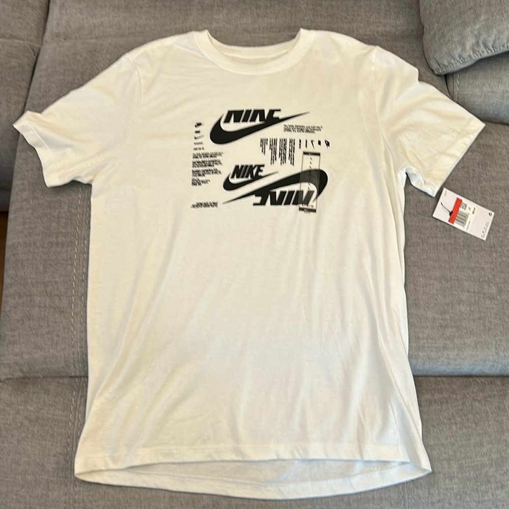 Nike Men’s Graphic T-shirt Size Large Color White NWT